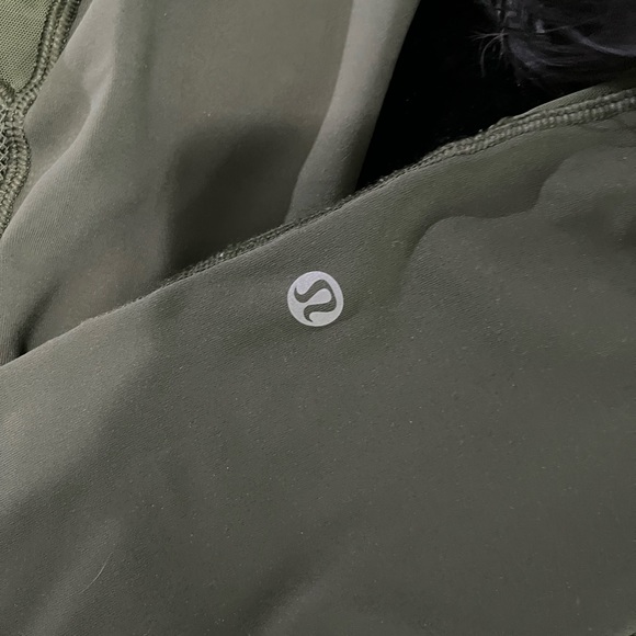 Lululemon womens legging - size 6 - Picture 9 of 9